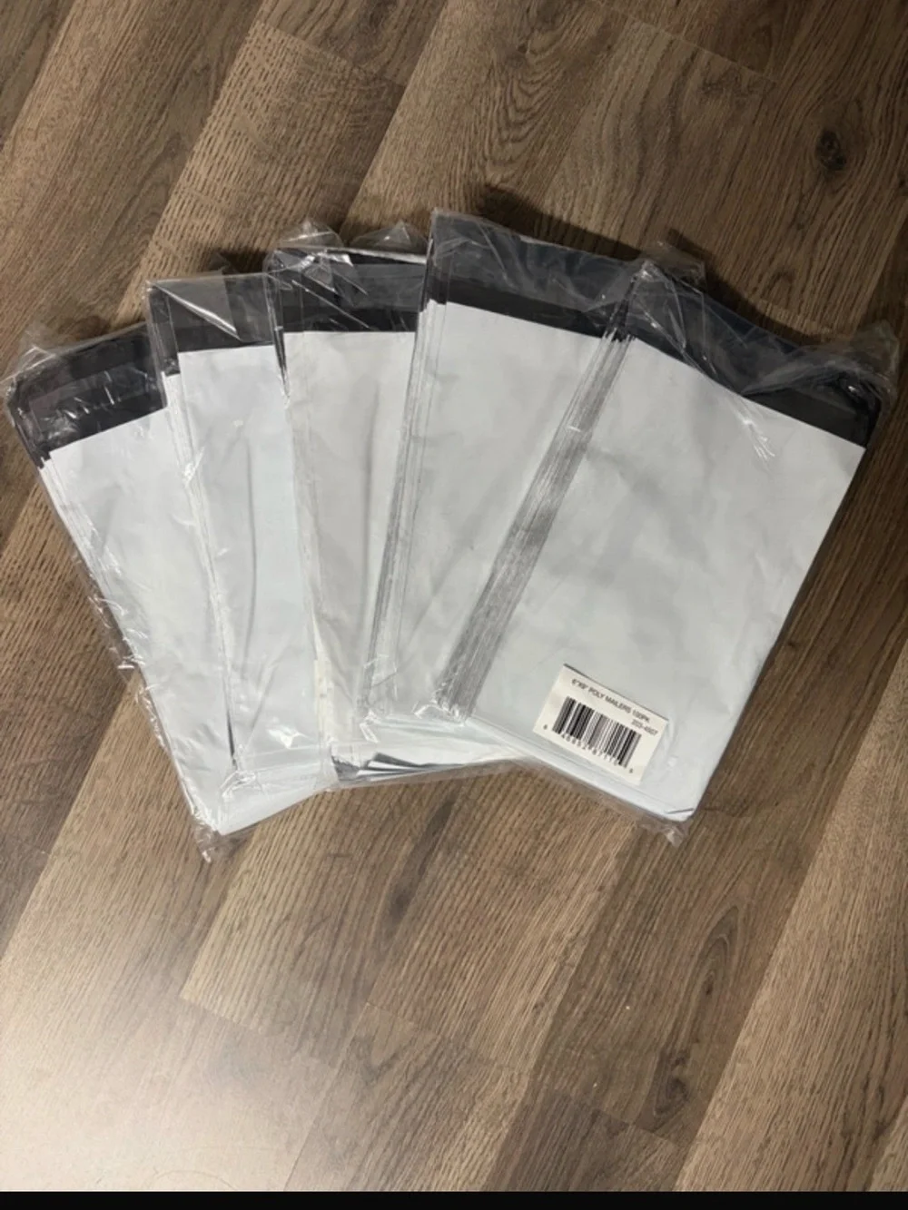 Poly mailers bundle Of 100 Units 6x9” Material: PE (Polyethylene)